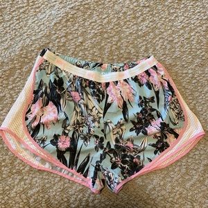 Nike Womens tempo shorts